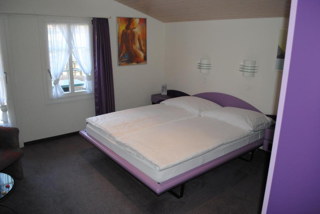Hotel Chalet Du Lac Iseltwald Zimmer foto
